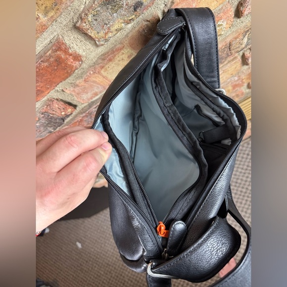 Black Healthy Back Bag - Picture 5 of 5